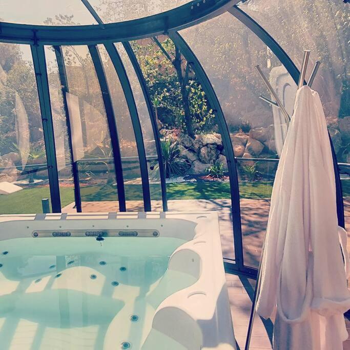 La Bonne Etoile Marseille ! Hebergement Romantique ! Jacuzzi Et Piscine Exterior foto